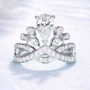 Royal Crown Crystal Ring – Silver Tone