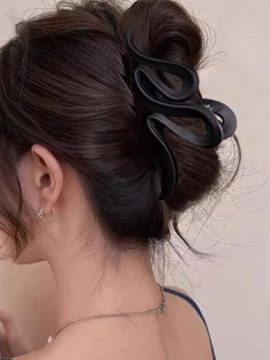 Black large loop claw clip