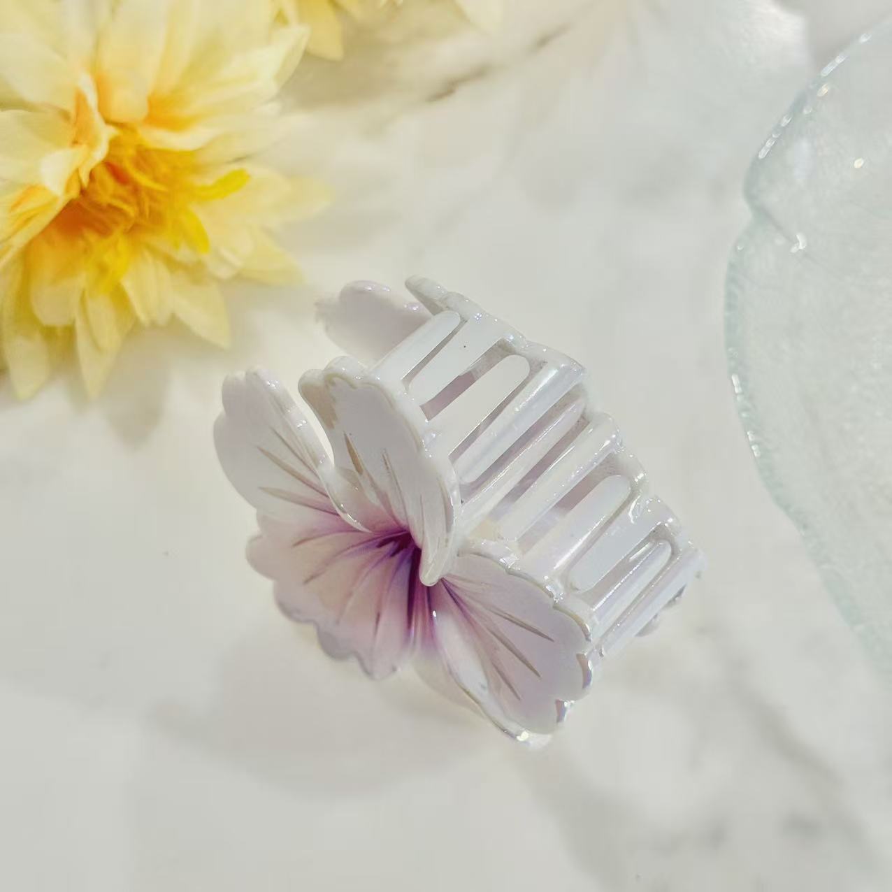 Iridescent Hibiscus Claw Clip – Lavender Dream - Image 2