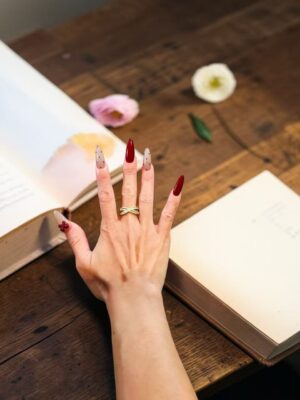 Layered Crossover Ring – Gold Tone