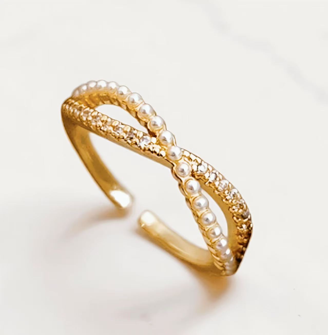 Pearl Crossover Ring – Gold Tone